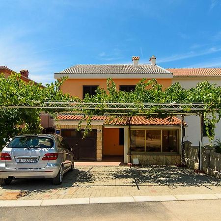 Apartmani Lovorka Punat Buitenkant foto