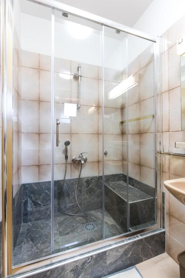 Apartmani Lovorka Punat Buitenkant foto