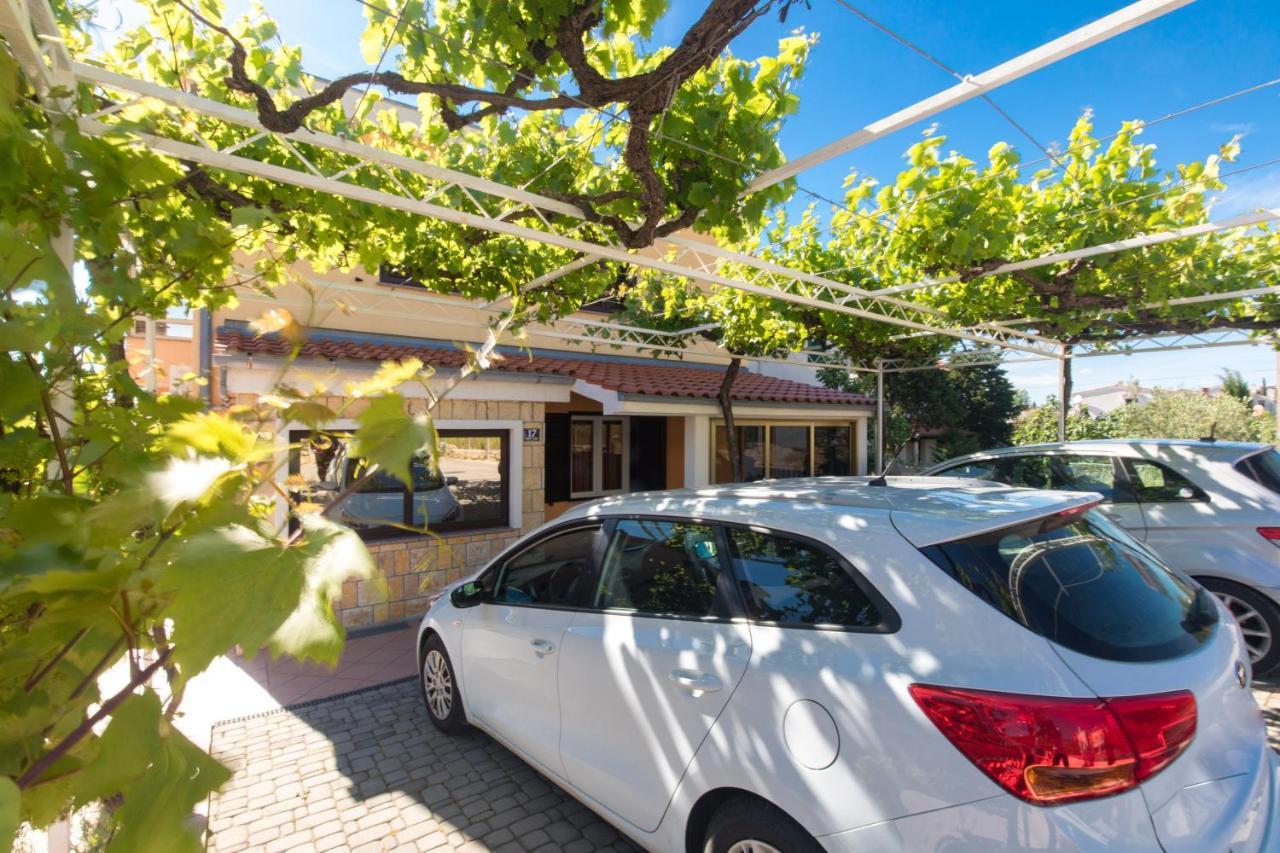 Apartmani Lovorka Punat Buitenkant foto