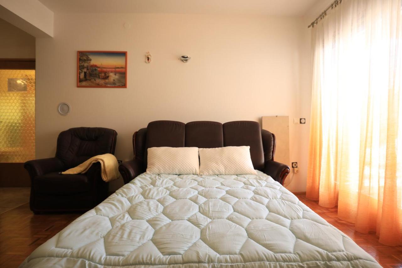 Apartmani Lovorka Punat Buitenkant foto
