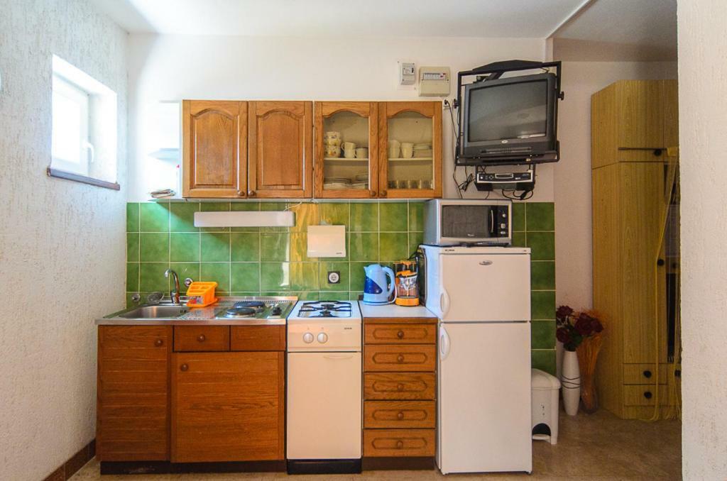 Apartmani Lovorka Punat Buitenkant foto