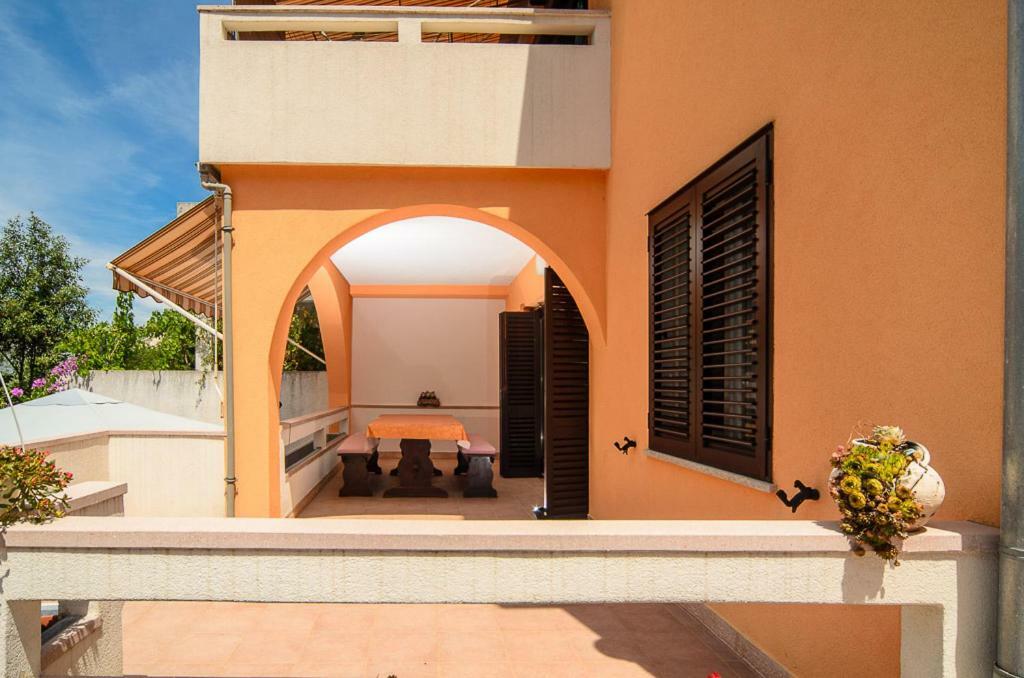 Apartmani Lovorka Punat Buitenkant foto