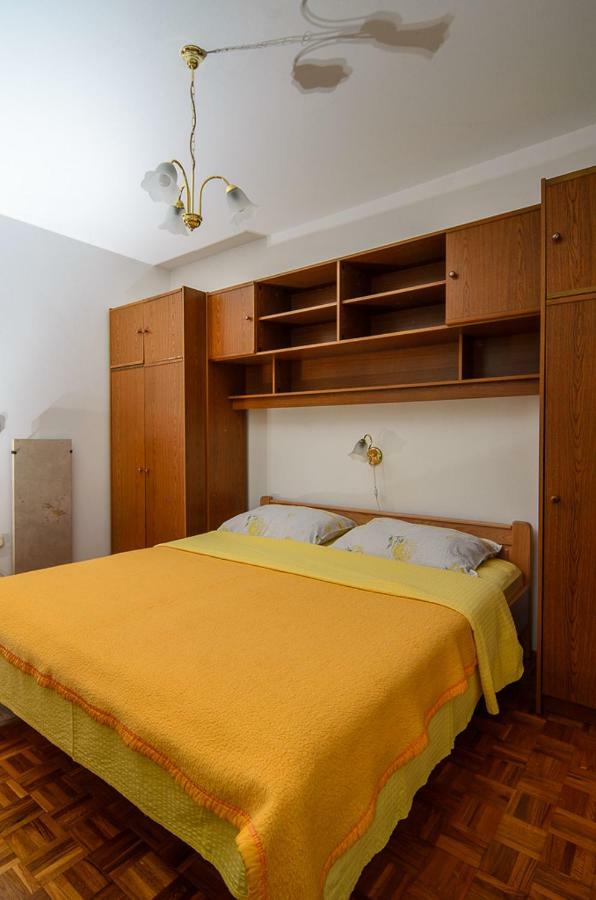 Apartmani Lovorka Punat Buitenkant foto