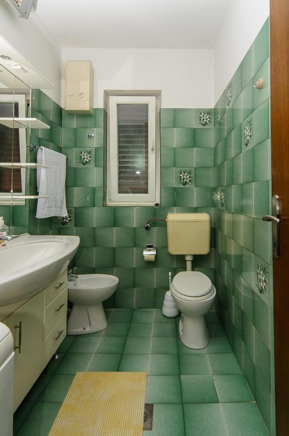 Apartmani Lovorka Punat Buitenkant foto